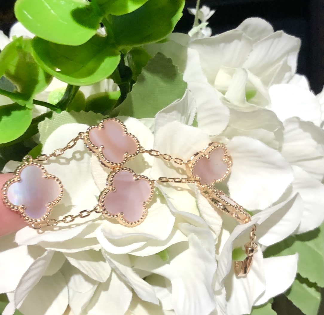 Van Cleef & Arpels VCA high quality latest model ?? Four-leaf clover pink shell five-flower bracelet