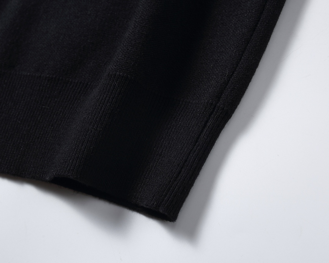 ?Gucci?Official sweater,