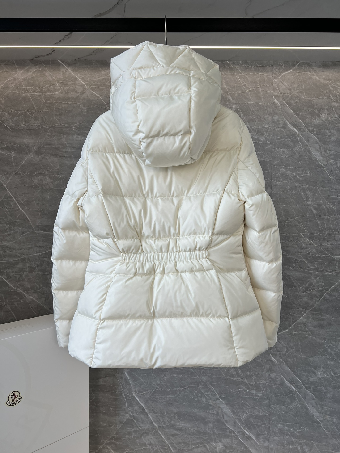 New down products ??Moncler Avoce short women's down jacket.