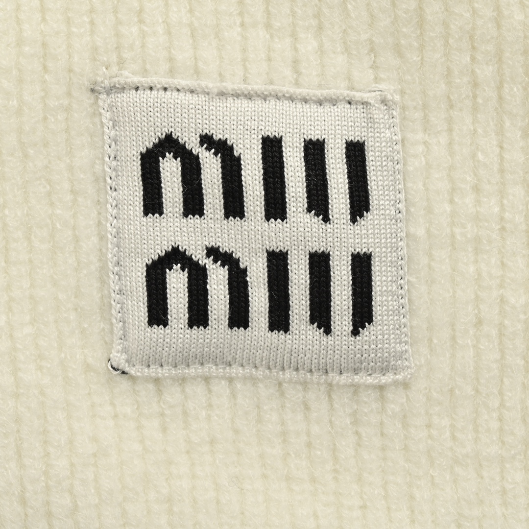 embroidered zipper sweater jacket