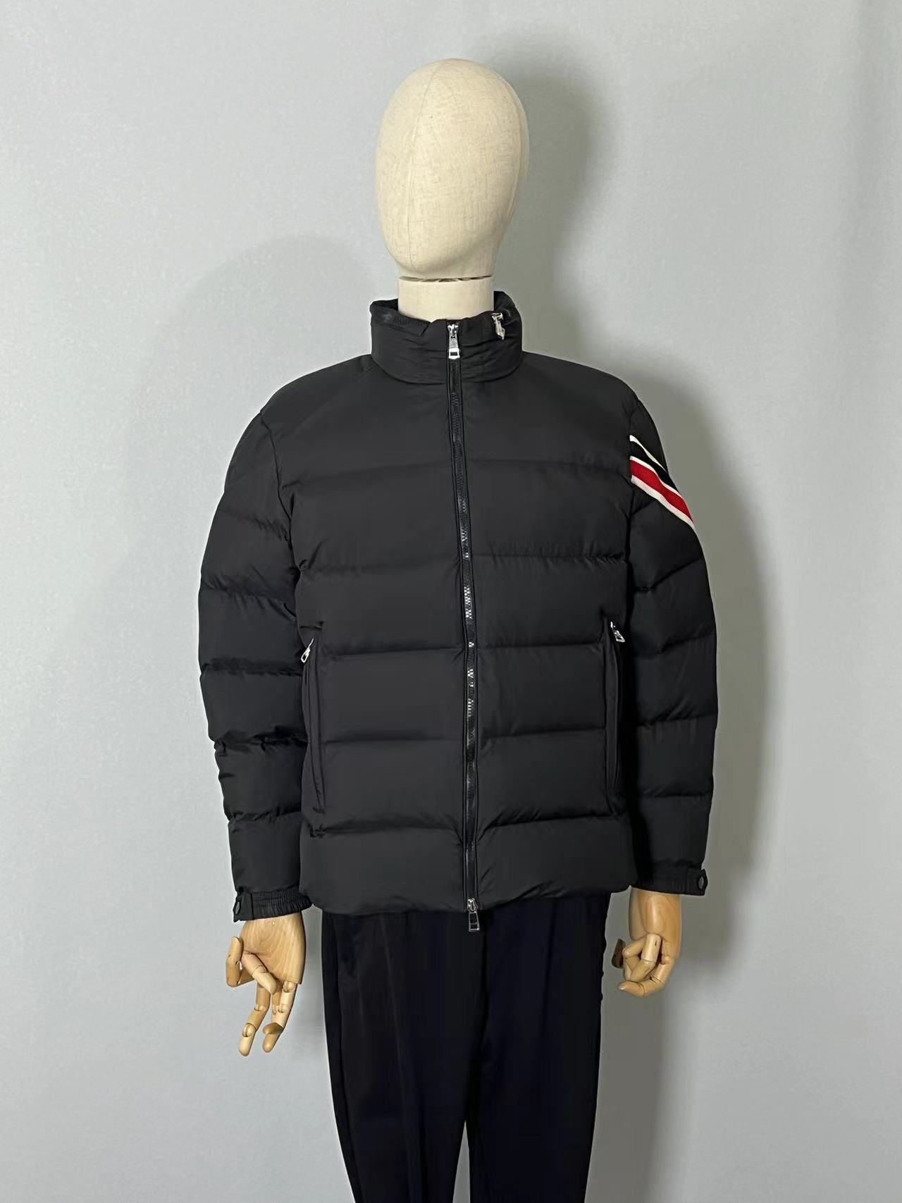 Premium down ??Moncler Solayan men's tricolor trim short down jacket