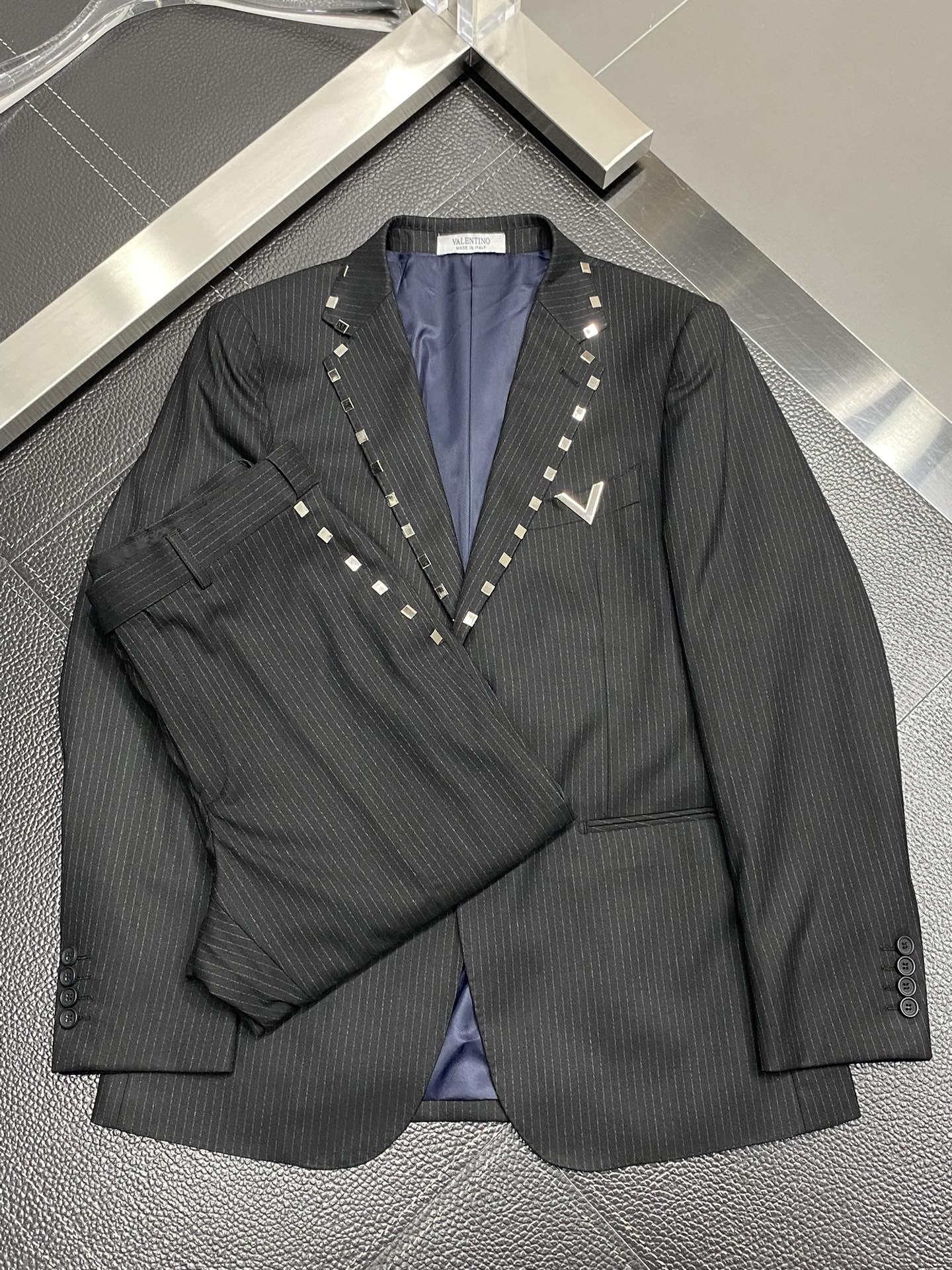 VALENTINO ??New spring and autumn suits