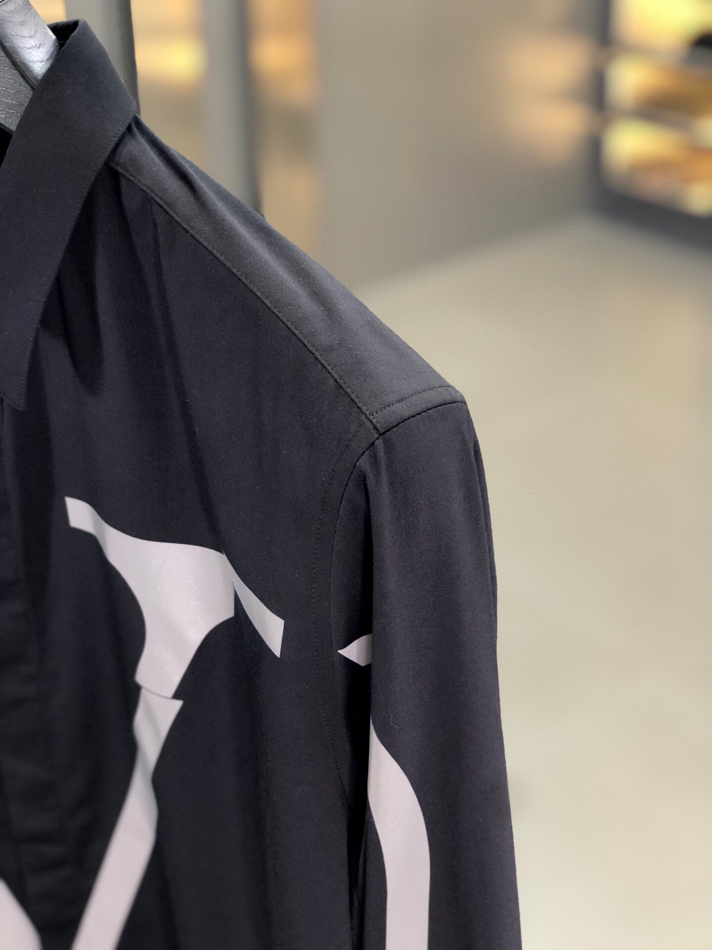 Valentino. 2021ss new products, high-end customization