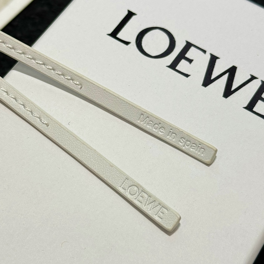 Loewe felt and cowhide little fox ?? pendant