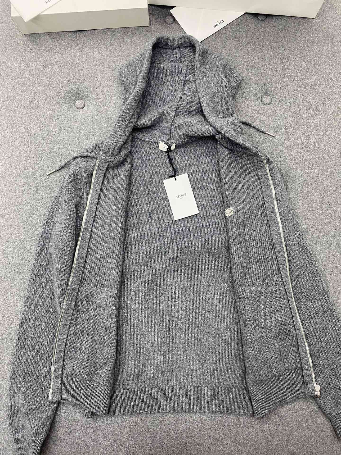 Celine 𝗧𝗥𝗜𝗢𝗠𝗣𝗛𝗘 Wool and cashmere hooded jacket