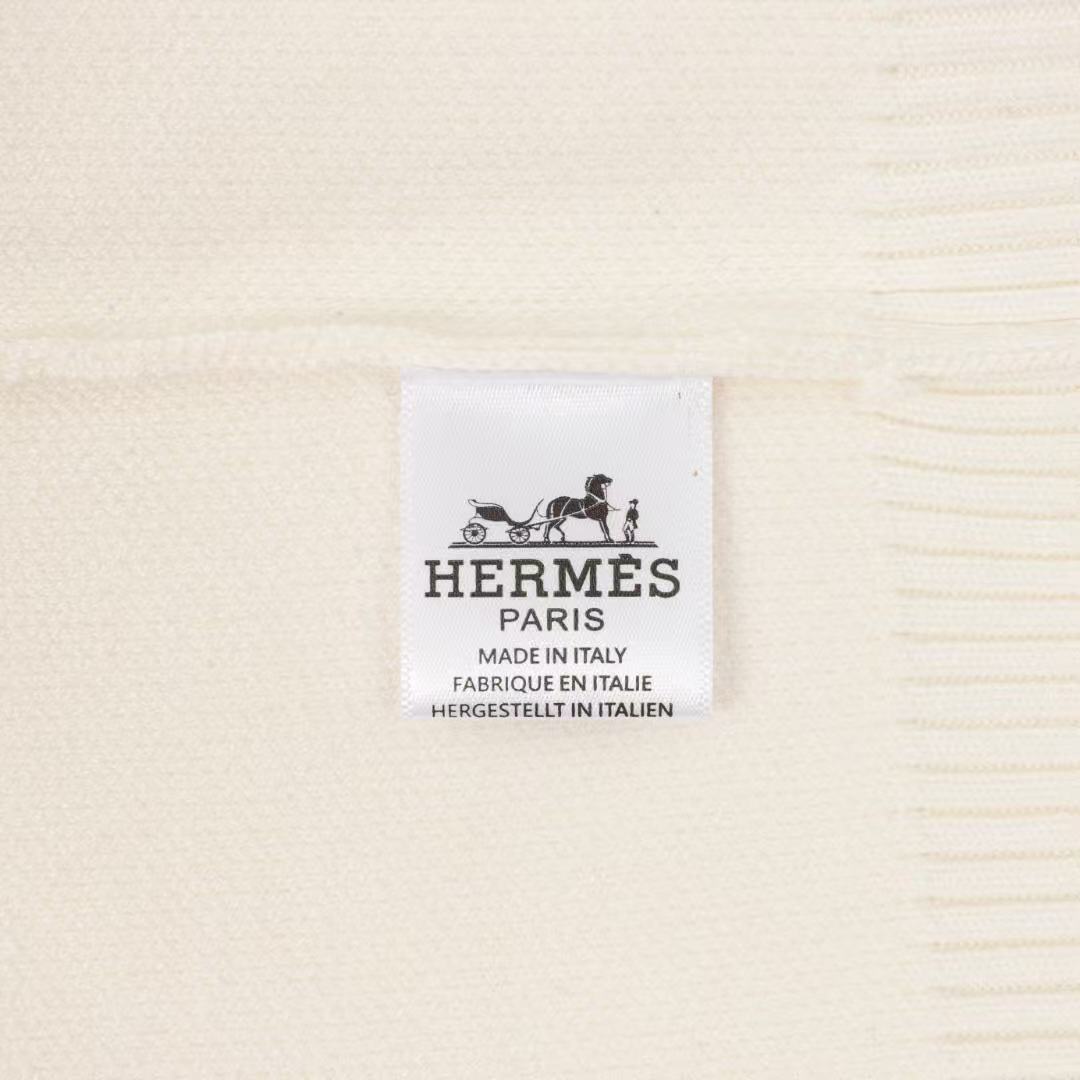 Hermès embroidered round collar sweater