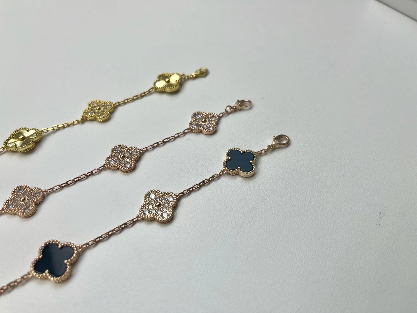 Van Cleef & Arpels five-flower laser gold bracelet ??18k gold electroplating process