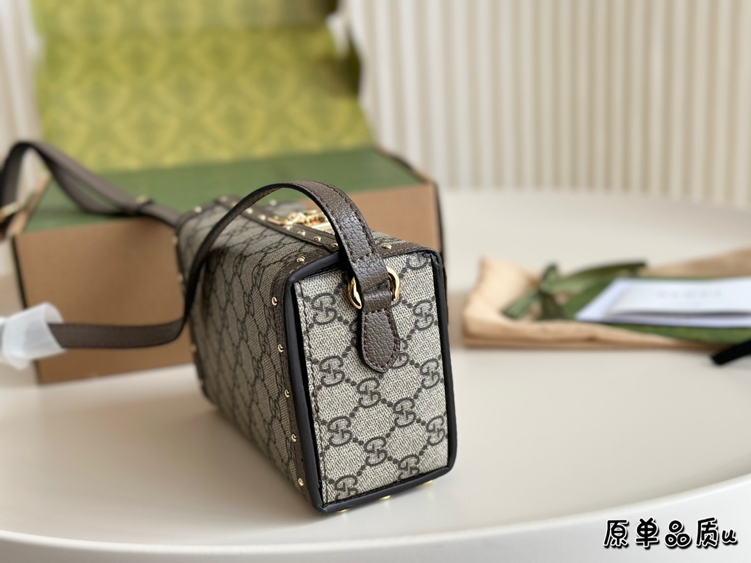 Gucci monogram box bag