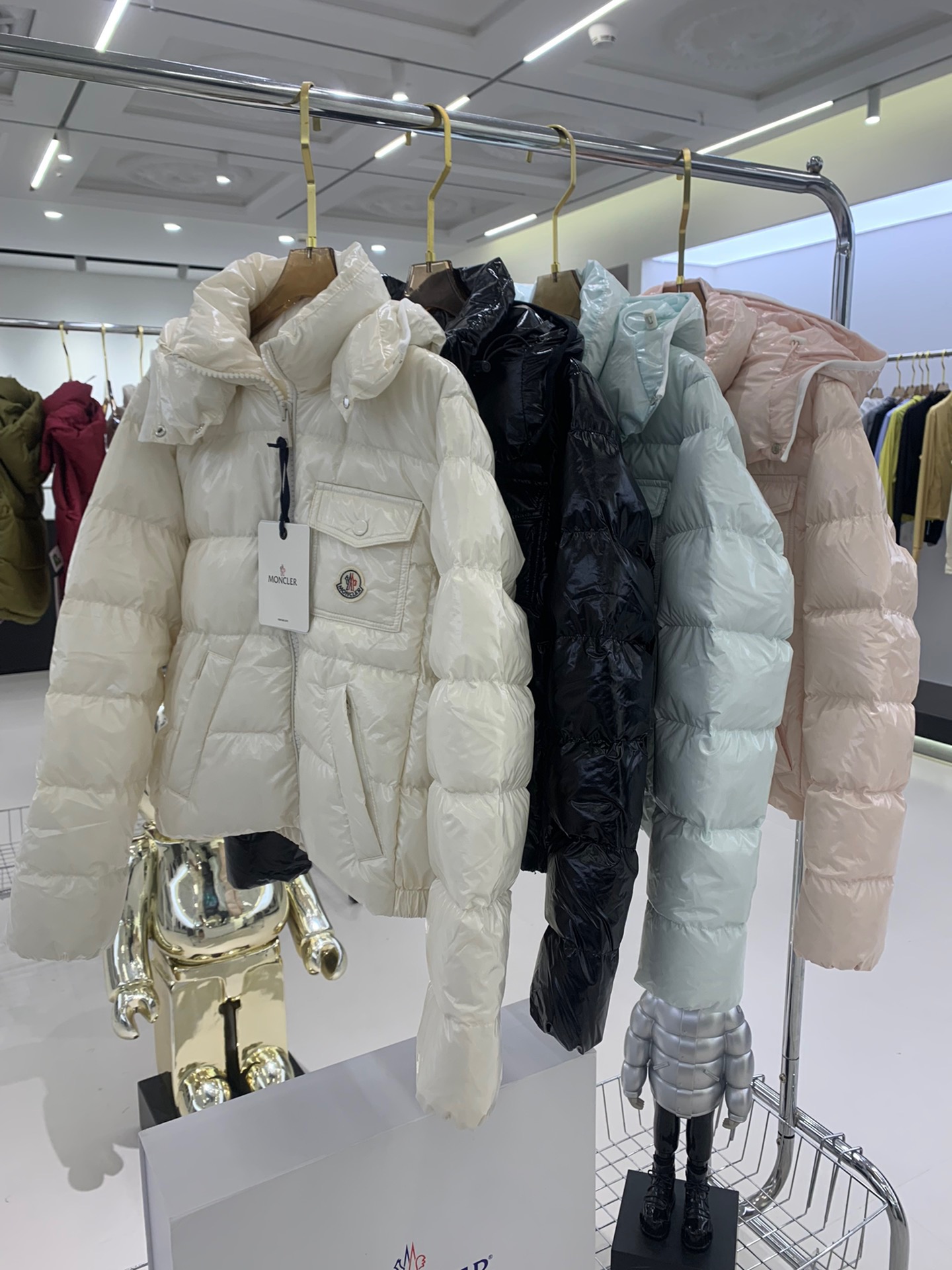 Moncler Andro 24 autumn and winter detachable hooded short shiny small short four-color women's down jacket