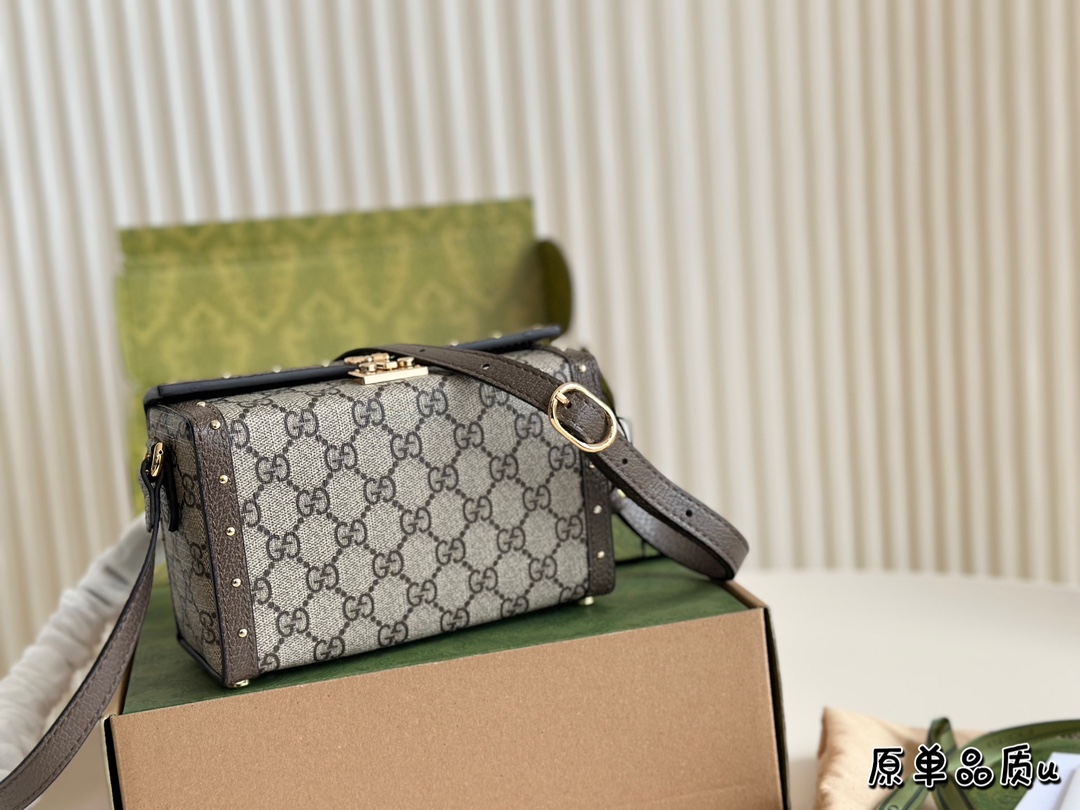 Gucci monogram box bag