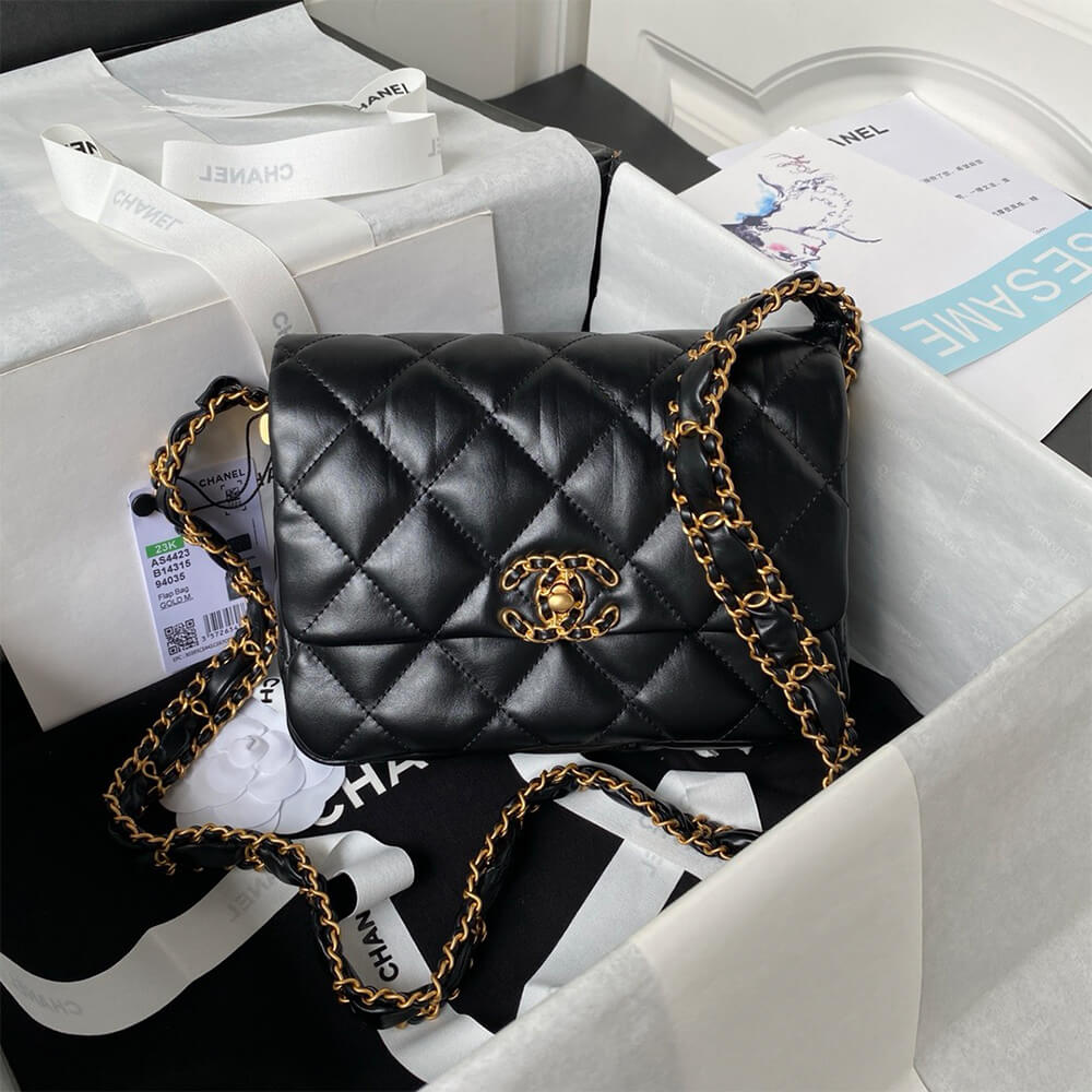CHANEL MINI FLAP