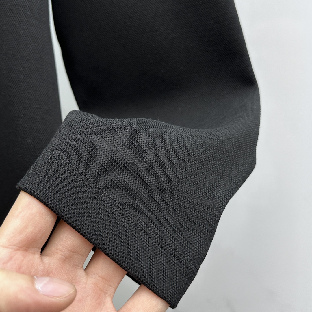 Valentin* Valentino 24 autumn and winter new square neck long sleeve T-shirt