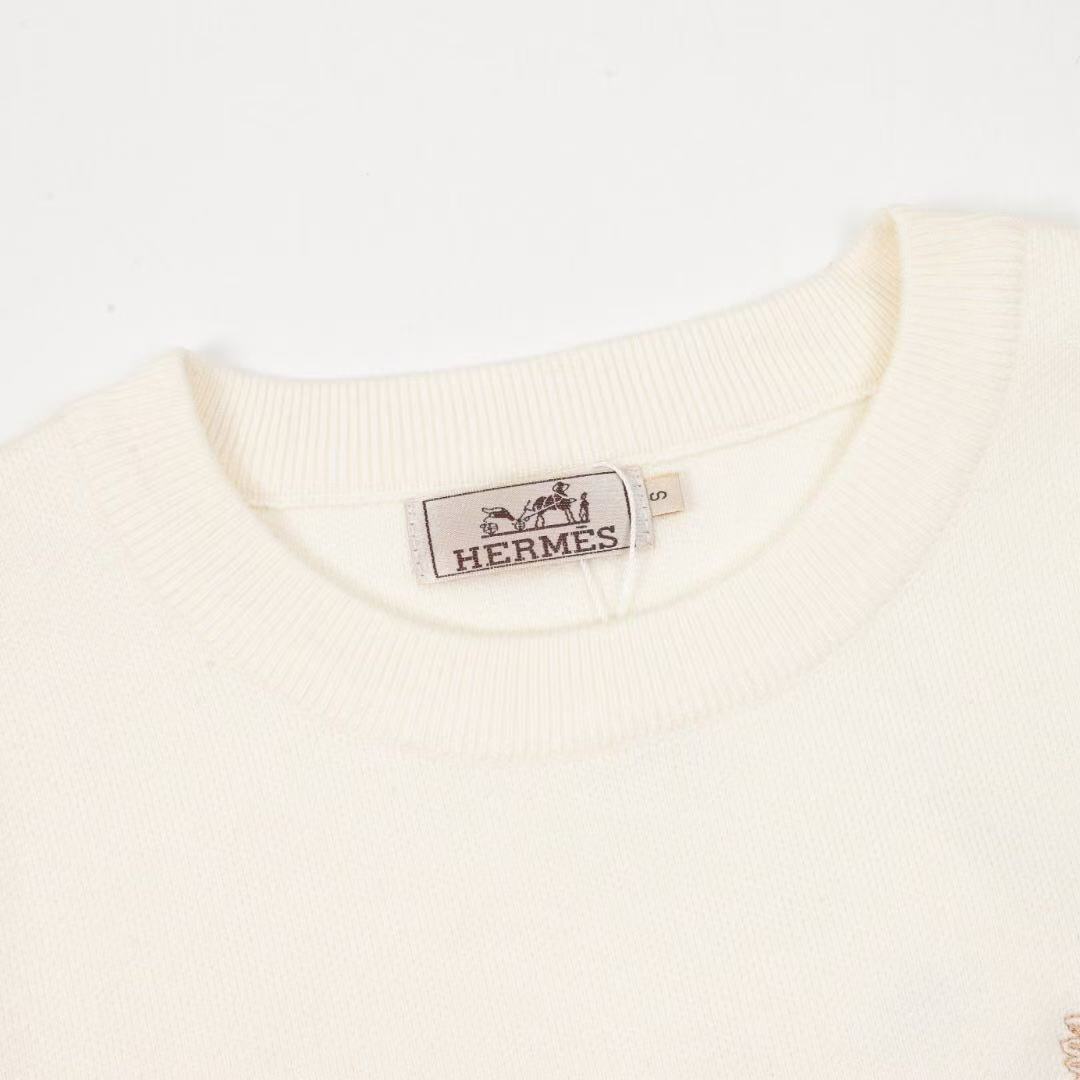 Hermès embroidered round collar sweater