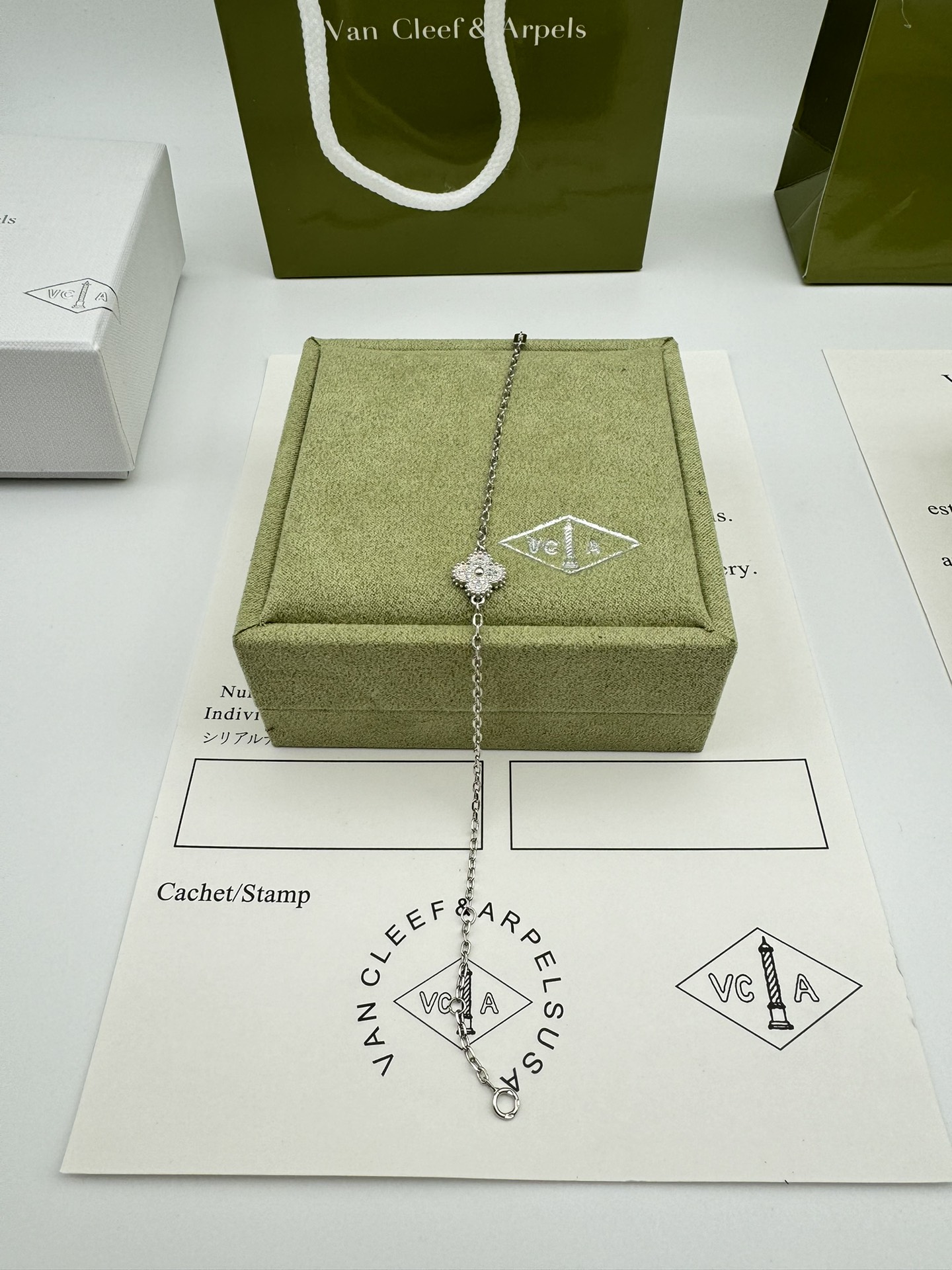 Van Cleef & Arpels four-leaf clover single flower diamond silver bracelet