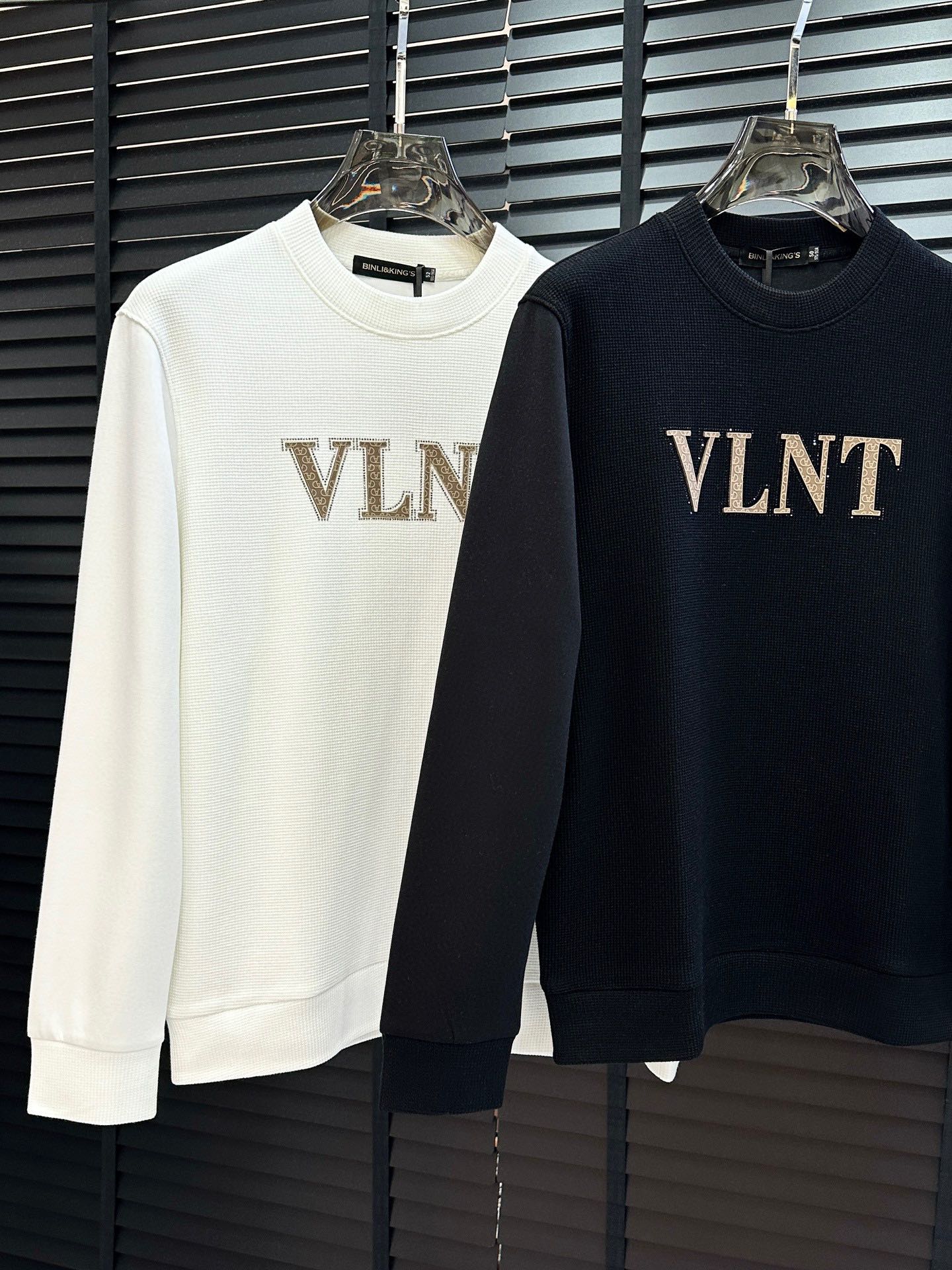 Valentino 2024 new official versatile knitted bottom long sleeve