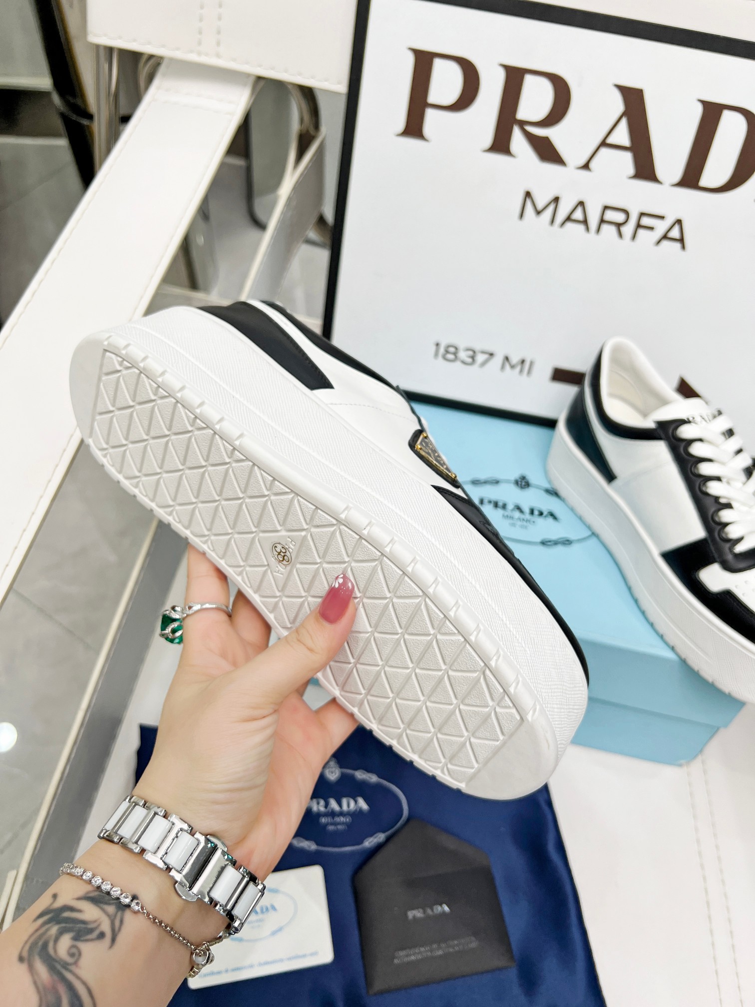 Prada women's thick-soled white shoes Casual sports shoes