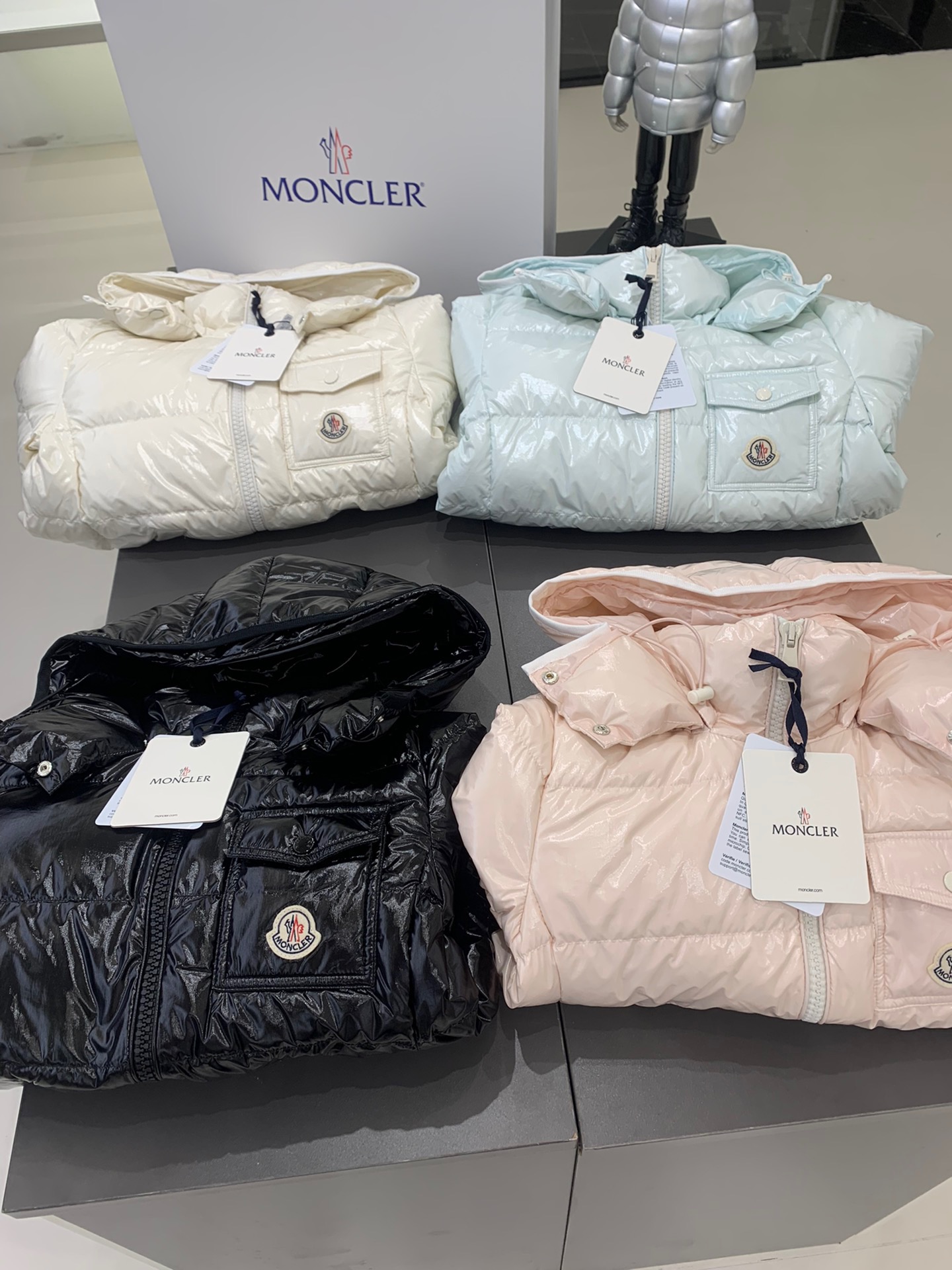 Moncler Andro 24 autumn and winter detachable hooded short shiny small short four-color women's down jacket