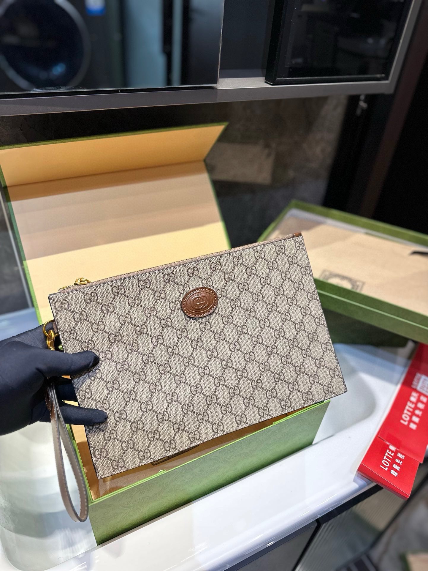 gucci men's classic clutch