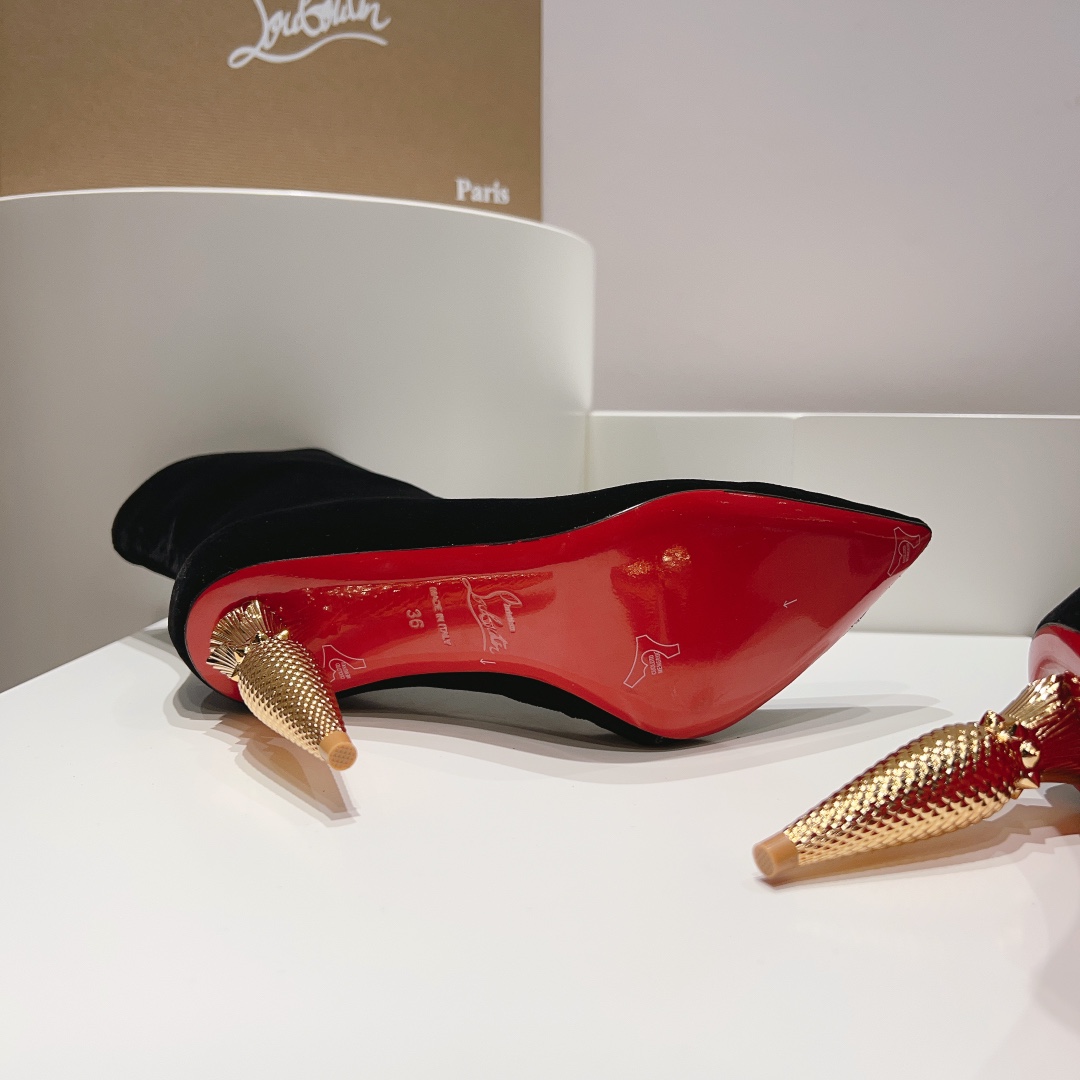 Christian Louboutin | 2023s?? CL Fall/Winter Lipbooty Queen's Scepter Lipstick and High Heels