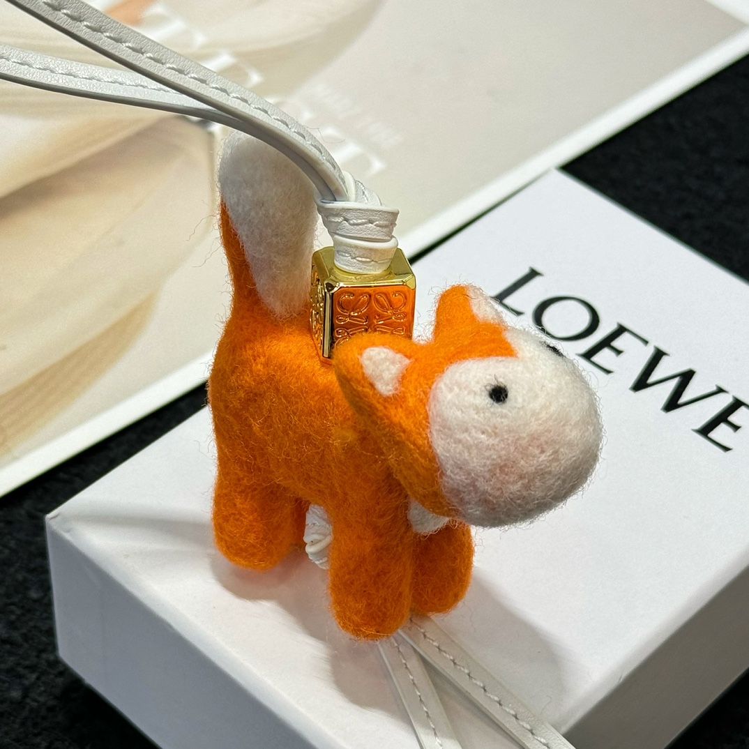 Loewe felt and cowhide little fox ?? pendant