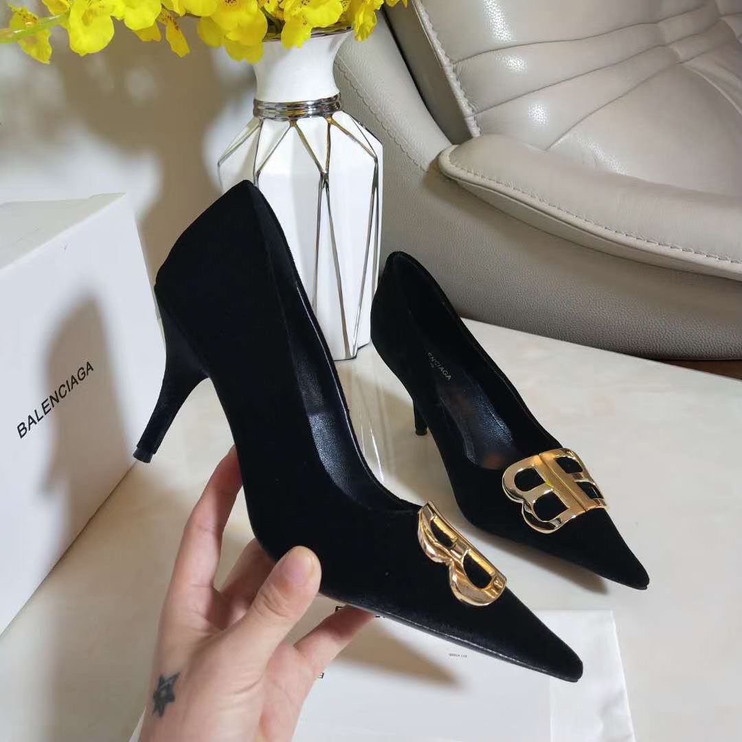 Balenciaga pointed toe double B buckle suede series Balenciaga pointed toe shoes that take fashion to the extreme