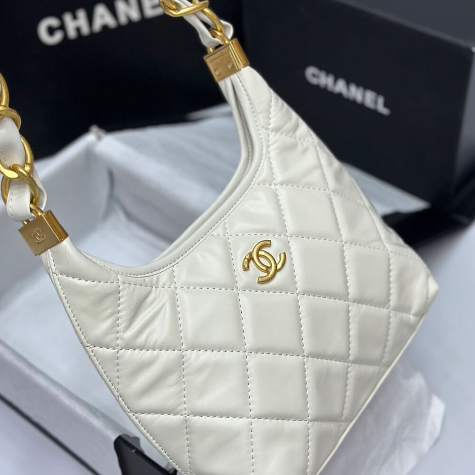 CHANEL SMALL HOBO BAG