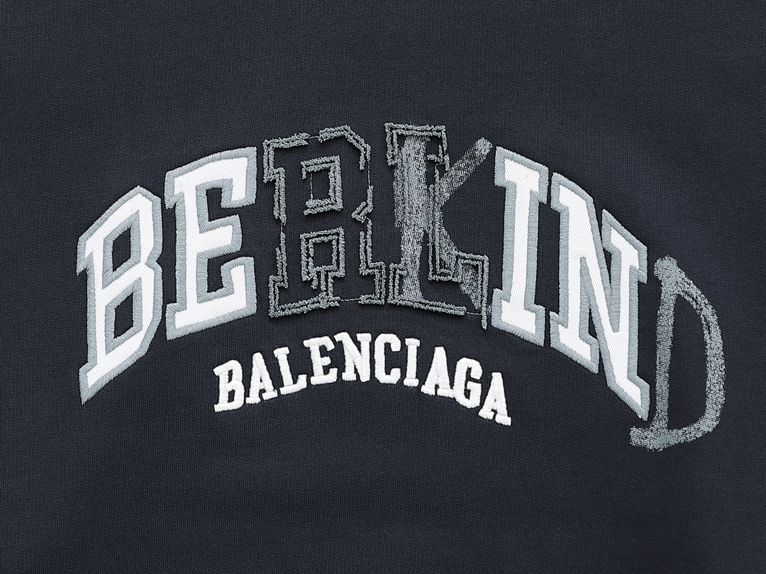 Style: Balenciaga BALENCIAGA hooded sweatshirt with broken letters