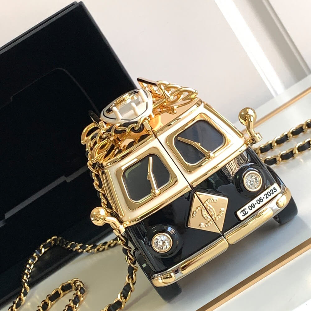 CHANEL MINI VAN MINAUDIERE(LOW STOCK)