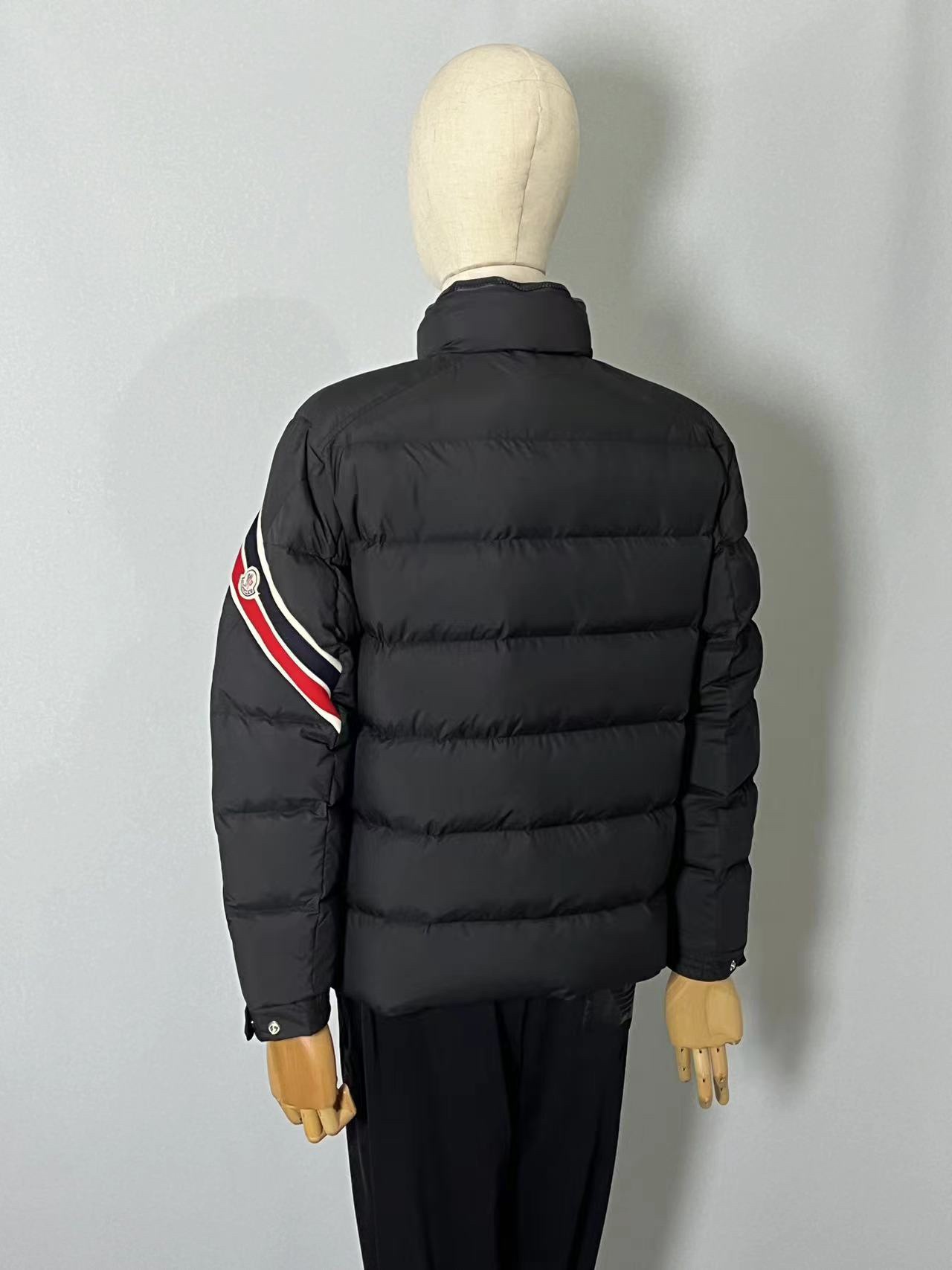 Premium down ??Moncler Solayan men's tricolor trim short down jacket