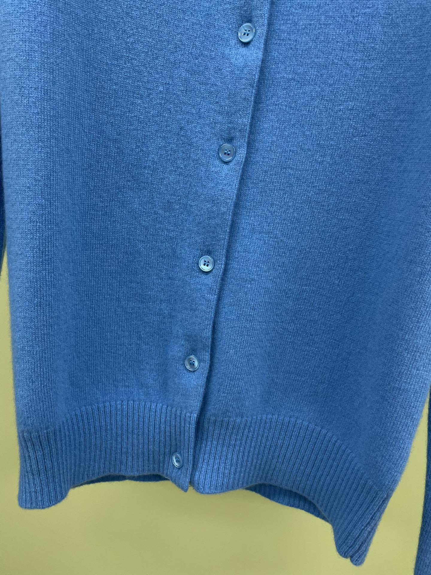 solid color knitted cardigan