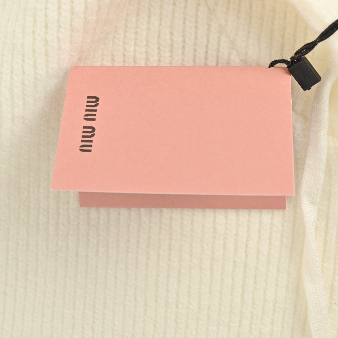 embroidered zipper sweater jacket