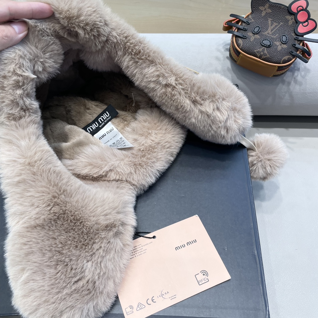 Miu Miu cute bear plush hat