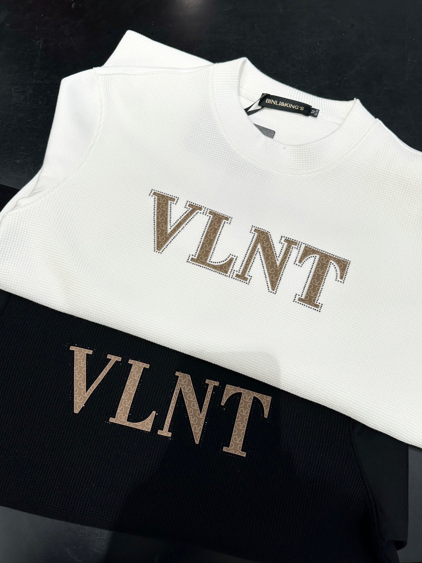 Valentino 2024 new official versatile knitted bottom long sleeve