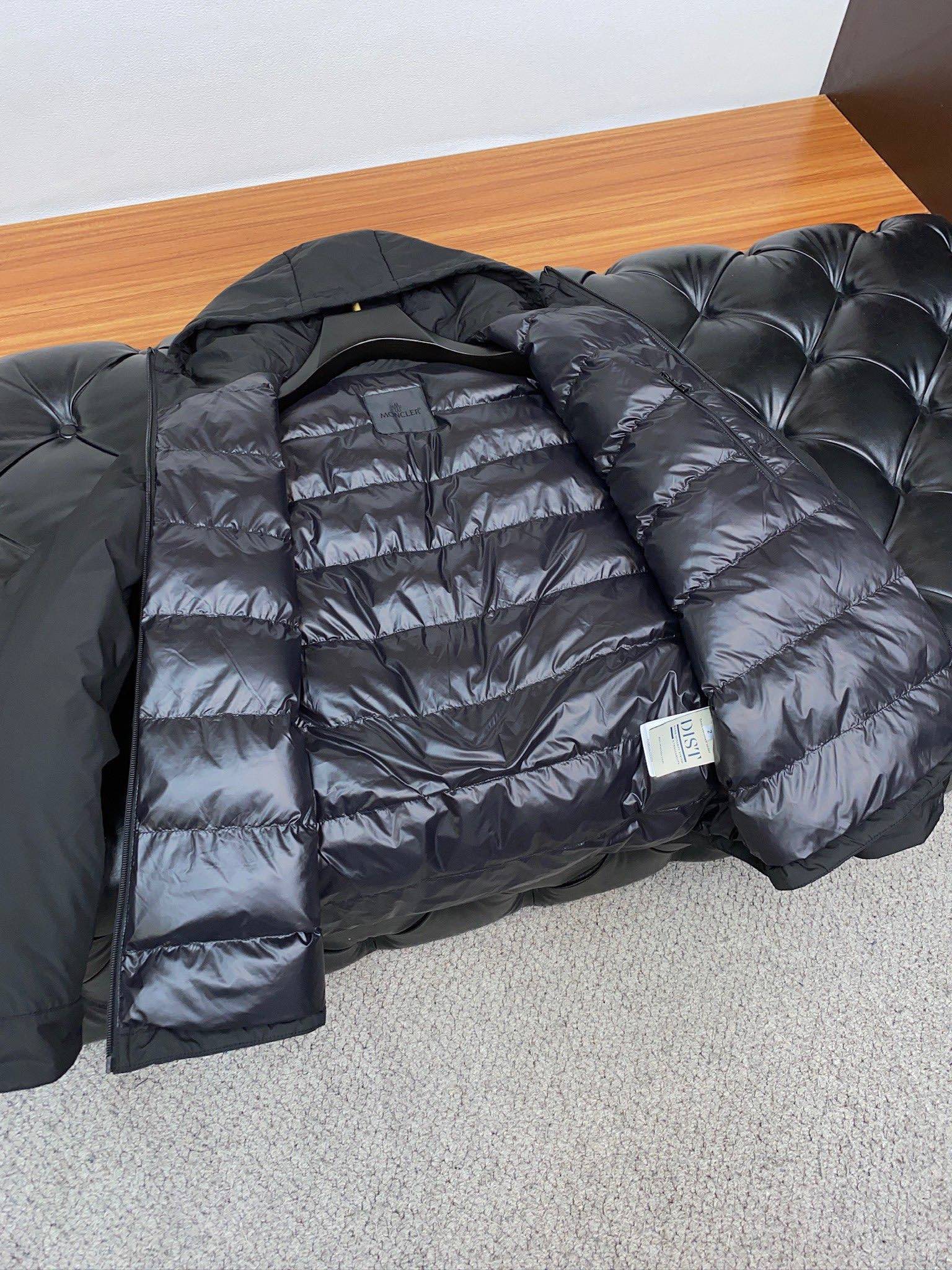 MONCLER 2024 Autumn and Winter GW Counter New Style