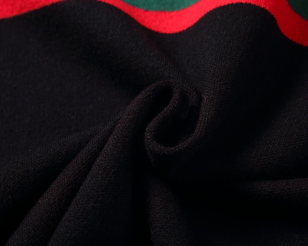 ?Gucci?Official sweater,