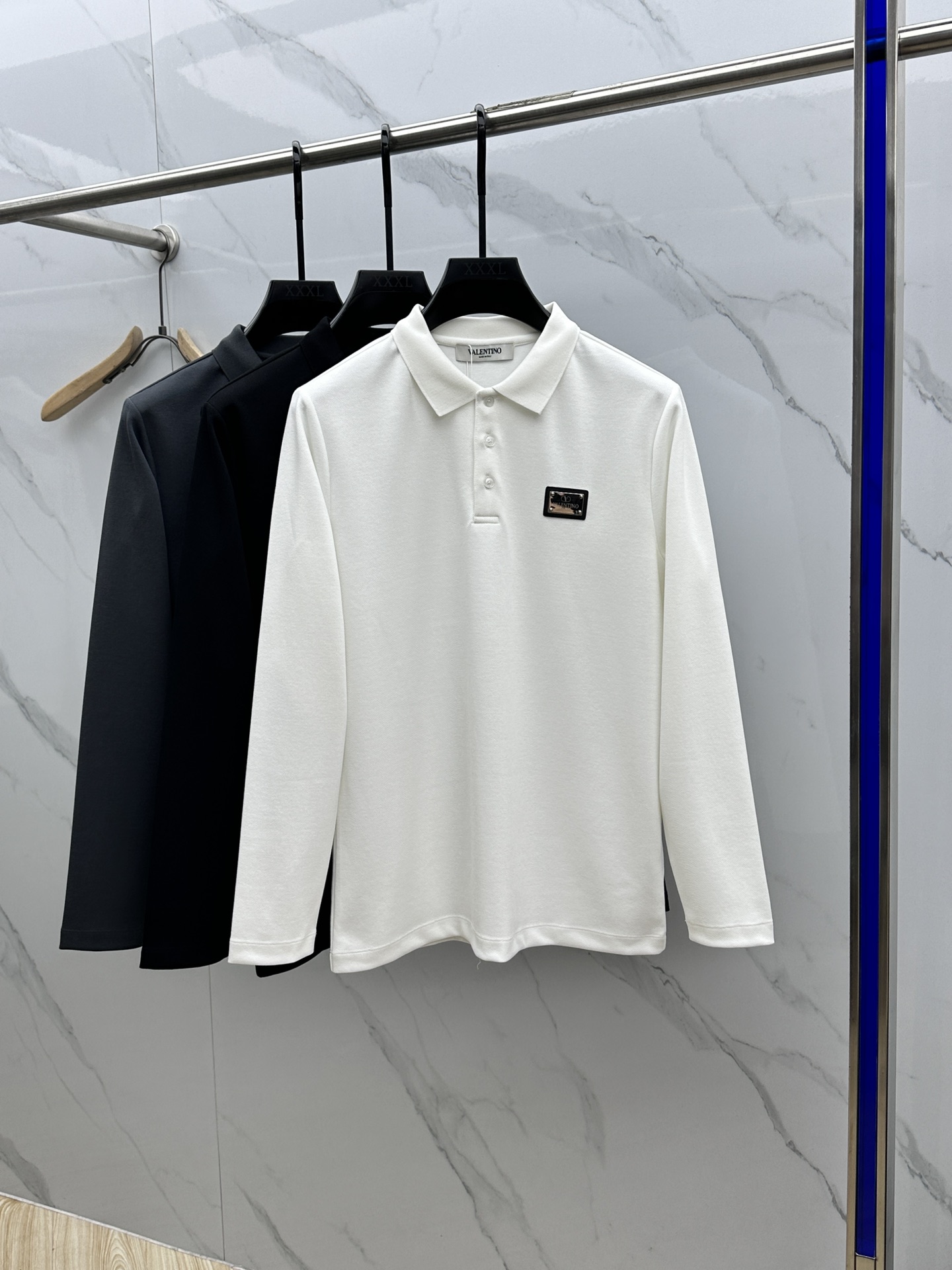 Valentin* Valentino 24 autumn and winter new square neck long sleeve T-shirt