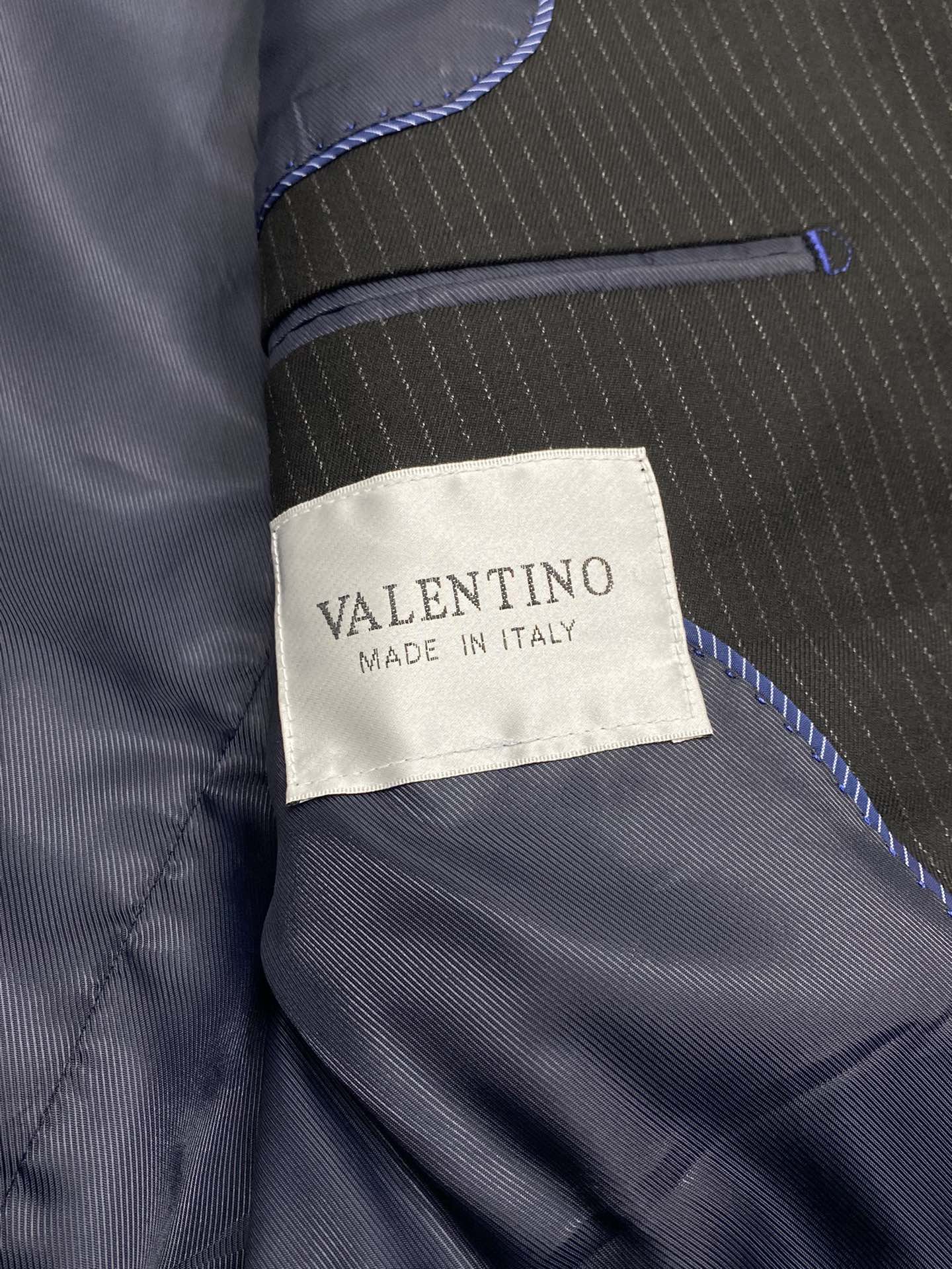 VALENTINO ??New spring and autumn suits