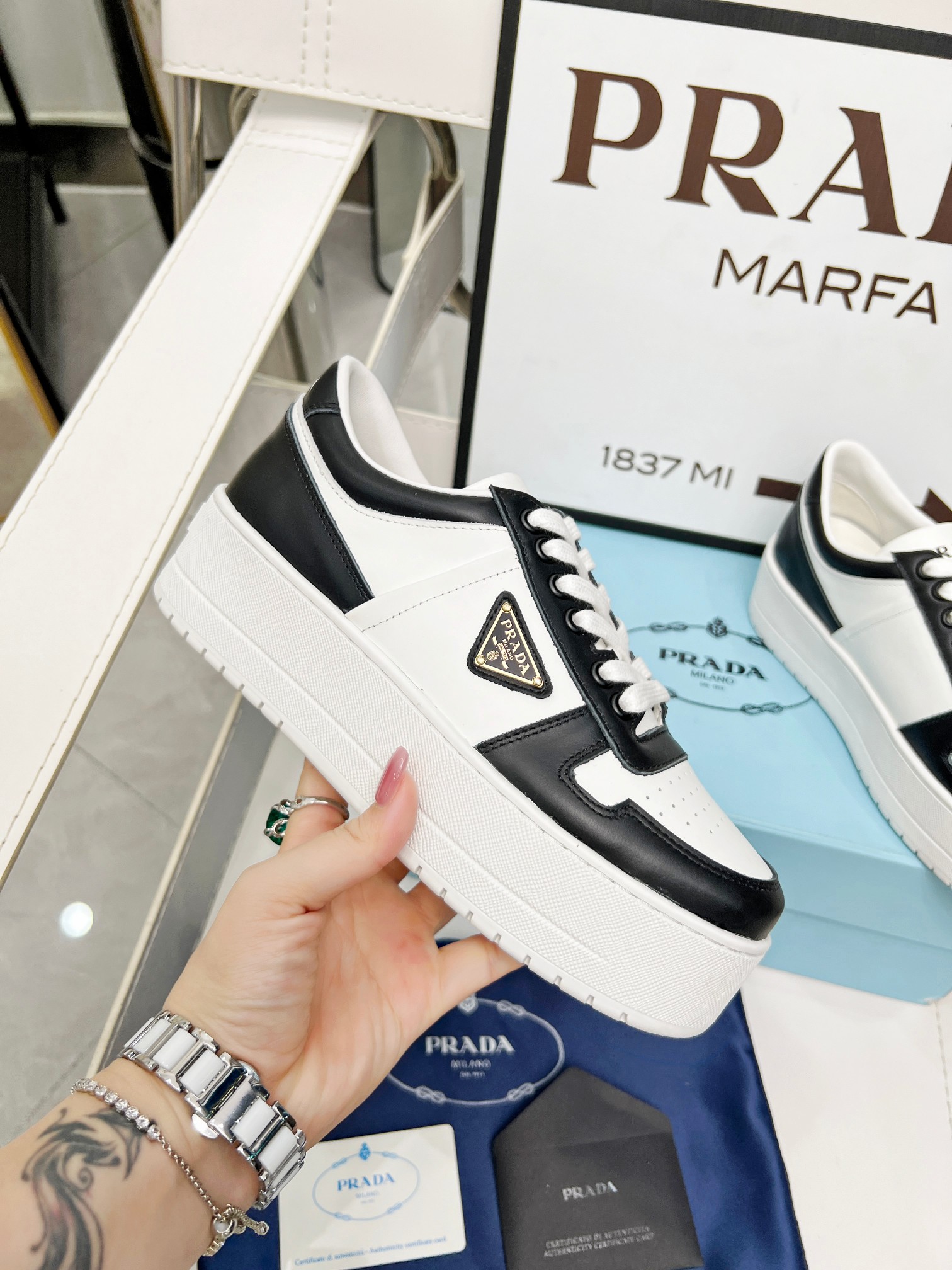 Prada women's thick-soled white shoes Casual sports shoes