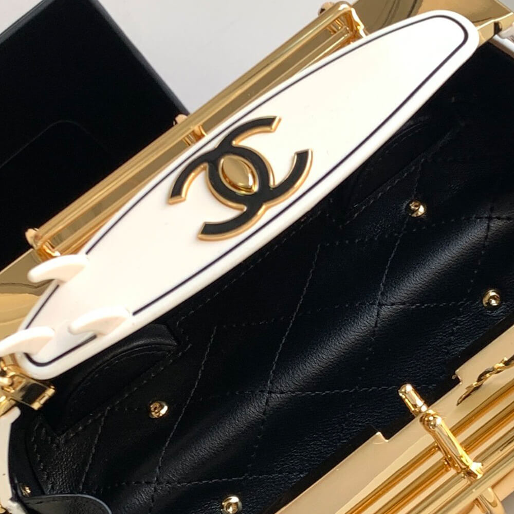 CHANEL MINI VAN MINAUDIERE(LOW STOCK)