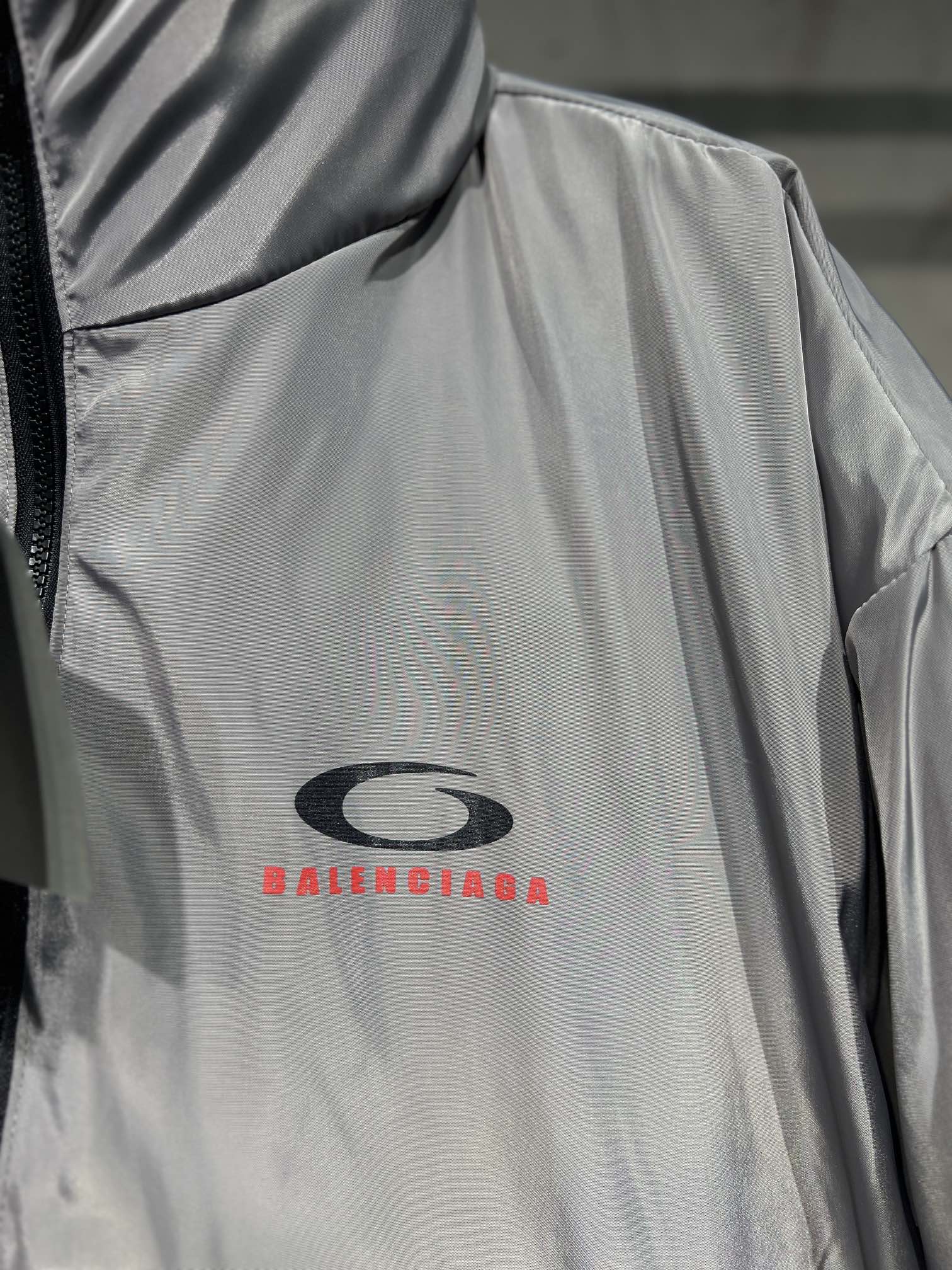 Balenciaga's new BLCG autumn and winter latest LOOP SPORTS ICON double-sided down jacket