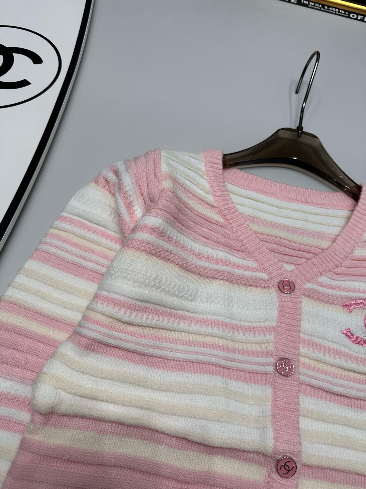 Chanel Xiaoxiang double C letter embroidery custom button striped V-neck long-sleeved buttoned knitted sweater cardigan jacket