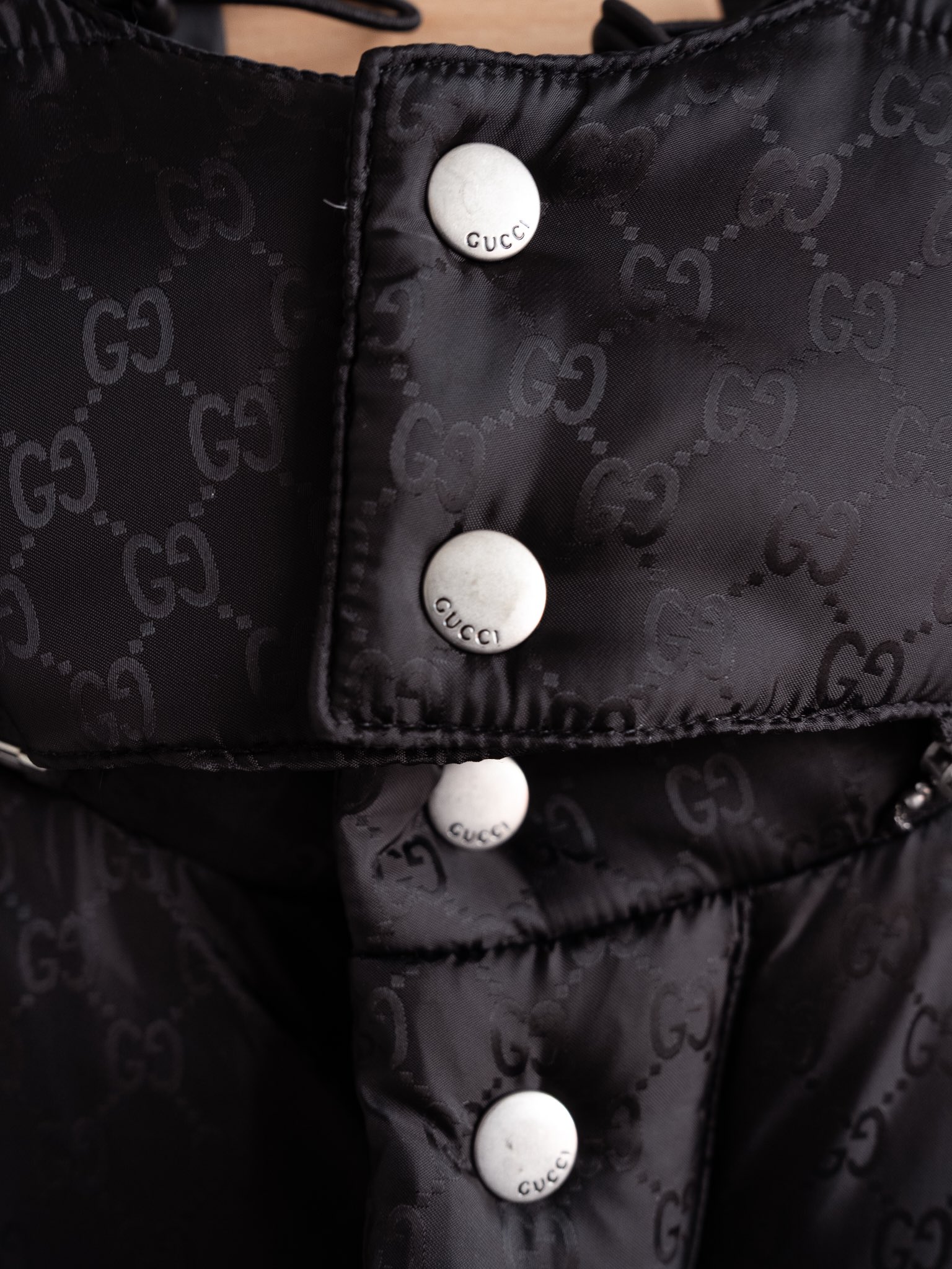 cooling quality control new Gucci Gucci SS23 official website new full print dark pattern Jacquard red and green ribbon hooded down jacket