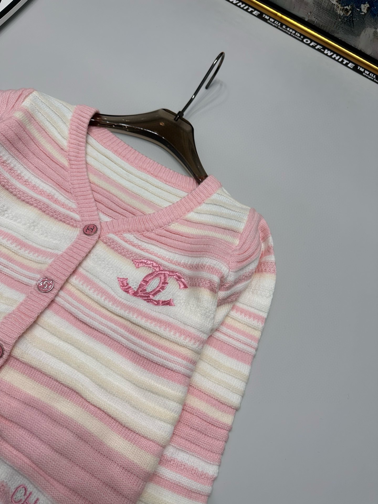 Chanel Xiaoxiang double C letter embroidery custom button striped V-neck long-sleeved buttoned knitted sweater cardigan jacket